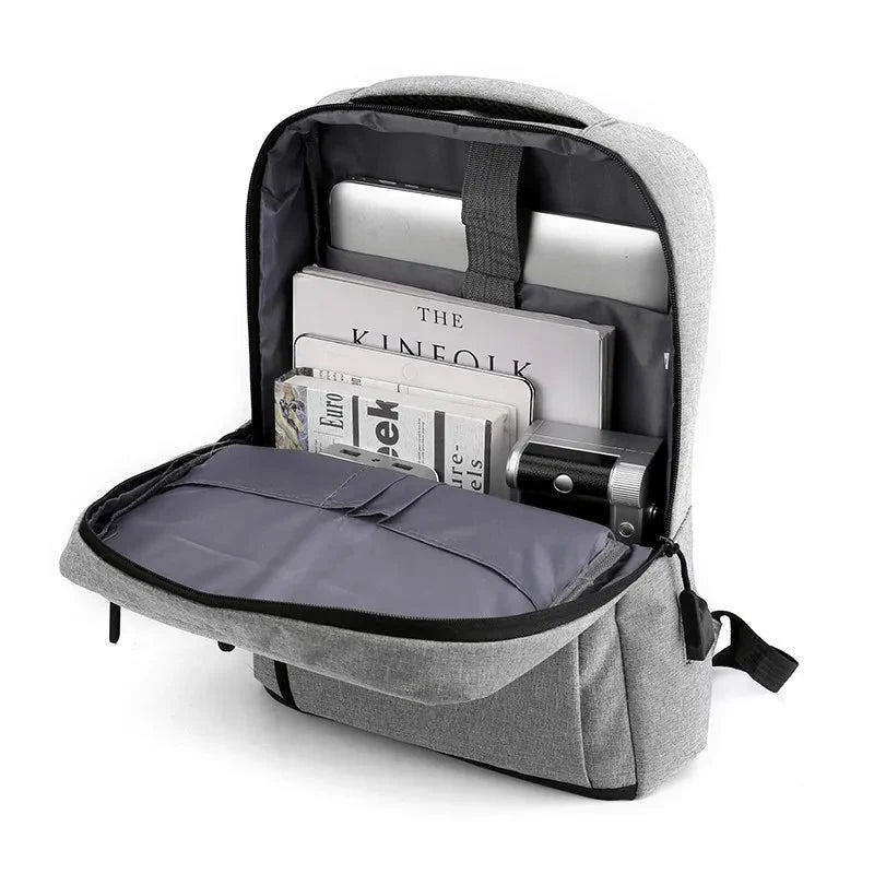Mochila Executiva Piannaro PN088 com porta USB e espaço para notebook de 15 polegadas