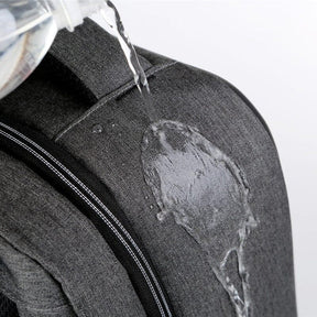 Mochila Executiva Piannaro PN411 com porta USB e trava TSA