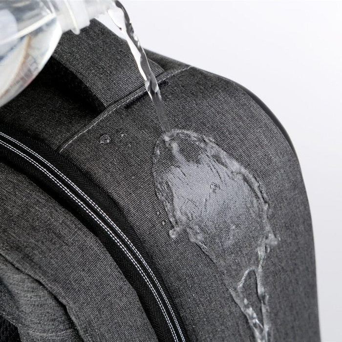 Mochila Executiva Piannaro PN411 com porta USB e trava TSA