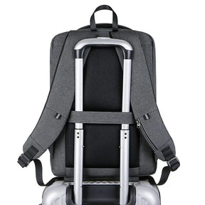 Mochila Executiva Piannaro PN411 com porta USB e trava TSA