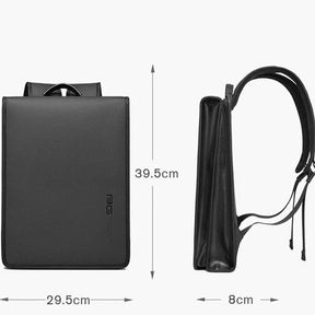 Mochila Executiva Piannaro PN414, ideal para notebooks de 15", impermeável, com design moderno e costas respiráveis.