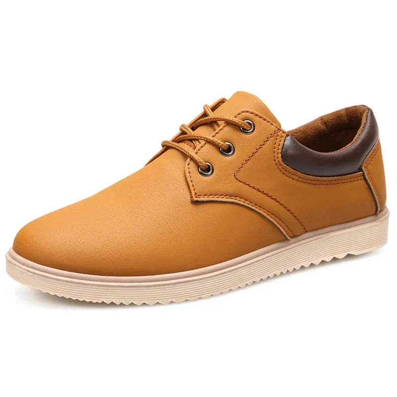 Sapatênis Masculino de Couro Piannaro PN079 com design sofisticado.