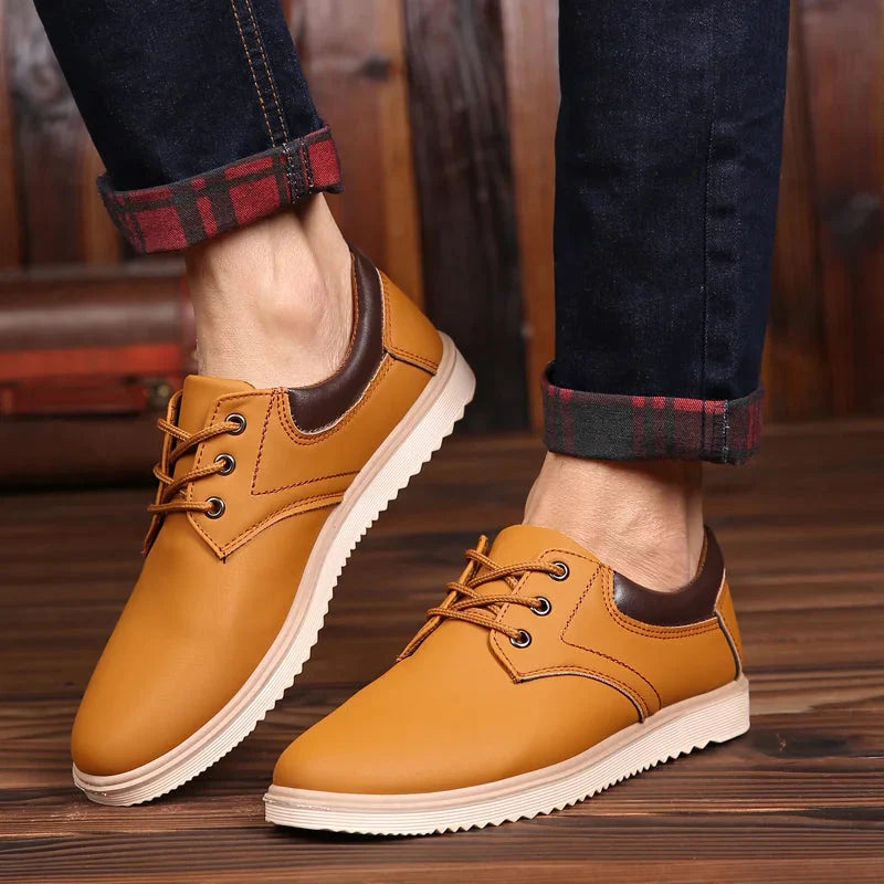 Sapatênis Masculino de Couro Piannaro PN079 com design sofisticado.