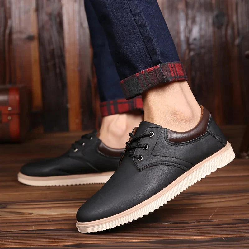 Sapatênis Masculino de Couro Piannaro PN079 com design sofisticado.