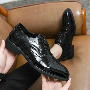 Sapato Masculino Derby Piannaro PN358 em couro preto com cadarço trançado.