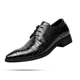 Sapato Masculino Derby Piannaro PN363 em couro texturizado, disponível em preto e marrom.