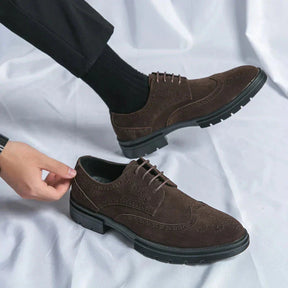 Sapato Masculino em Camurça Piannaro PN061 com design clássico e elegante