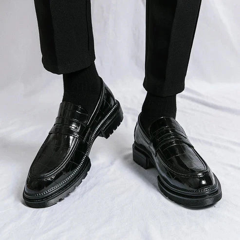 Sapato Masculino Loafer Piannaro PN345 em couro premium, elegante e confortável.