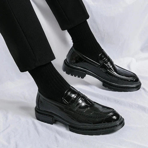 Sapato Masculino Loafer Piannaro PN345 em couro premium, elegante e confortável.