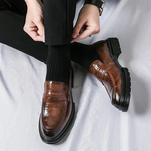 Sapato Masculino Loafer Piannaro PN345 em couro premium, elegante e confortável.