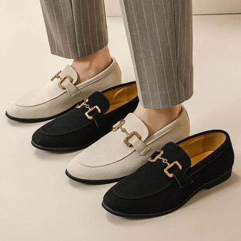 Sapato Masculino Loafer em Camurça Piannaro com fivela elegante