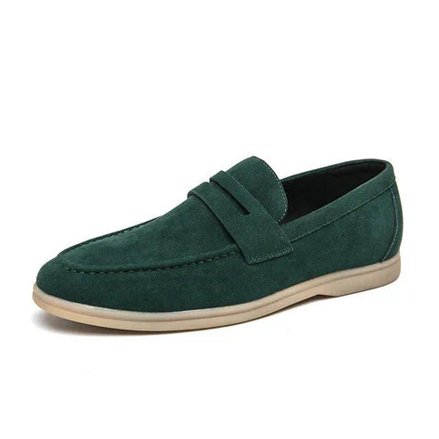 Sapato Masculino Loafer em Camurça Piannaro PN349 em fundo neutro