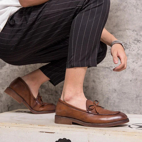 Sapato Masculino Loafer Piannaro PN347 em couro, disponível em marrom e preto.
