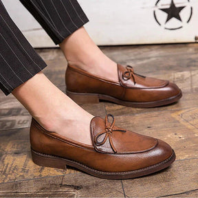 Sapato Masculino Loafer Piannaro PN347 em couro, disponível em marrom e preto.