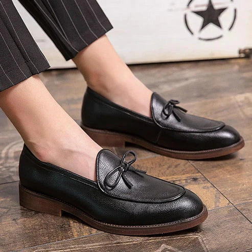 Sapato Masculino Loafer Piannaro PN347 em couro, disponível em marrom e preto.