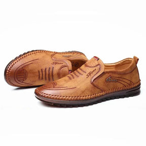 Sapato Mocassim Masculino Piannaro PN316 em couro marrom com design elegante.
