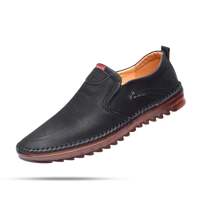 Sapato Mocassim Masculino Piannaro PN316 em couro marrom com design elegante.