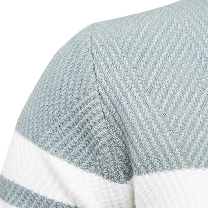 Suéter Masculino em Lã Piannaro PN176 com modelagem slim fit e gola redonda.