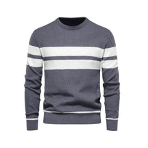 Suéter Masculino em Lã Piannaro PN176 com modelagem slim fit e gola redonda.
