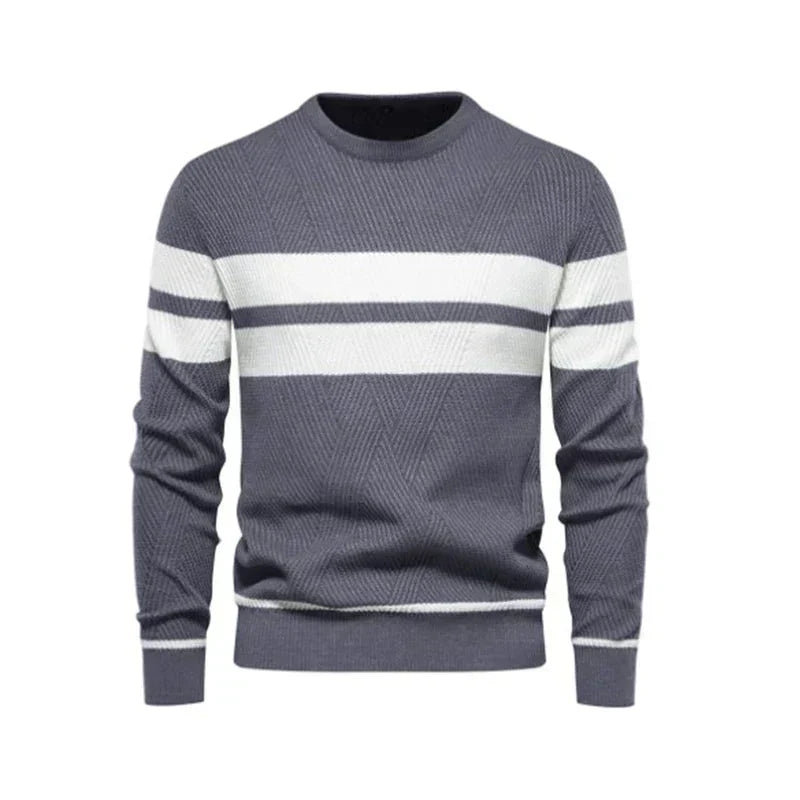 Suéter Masculino em Lã Piannaro PN176 com modelagem slim fit e gola redonda.