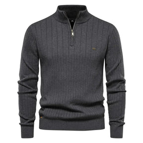 Suéter Masculino em Lã Piannaro PN173 com modelagem slim fit e gola V