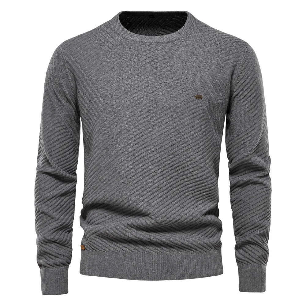 Suéter Masculino em Lã Piannaro PN175 com modelagem slim fit e gola redonda.