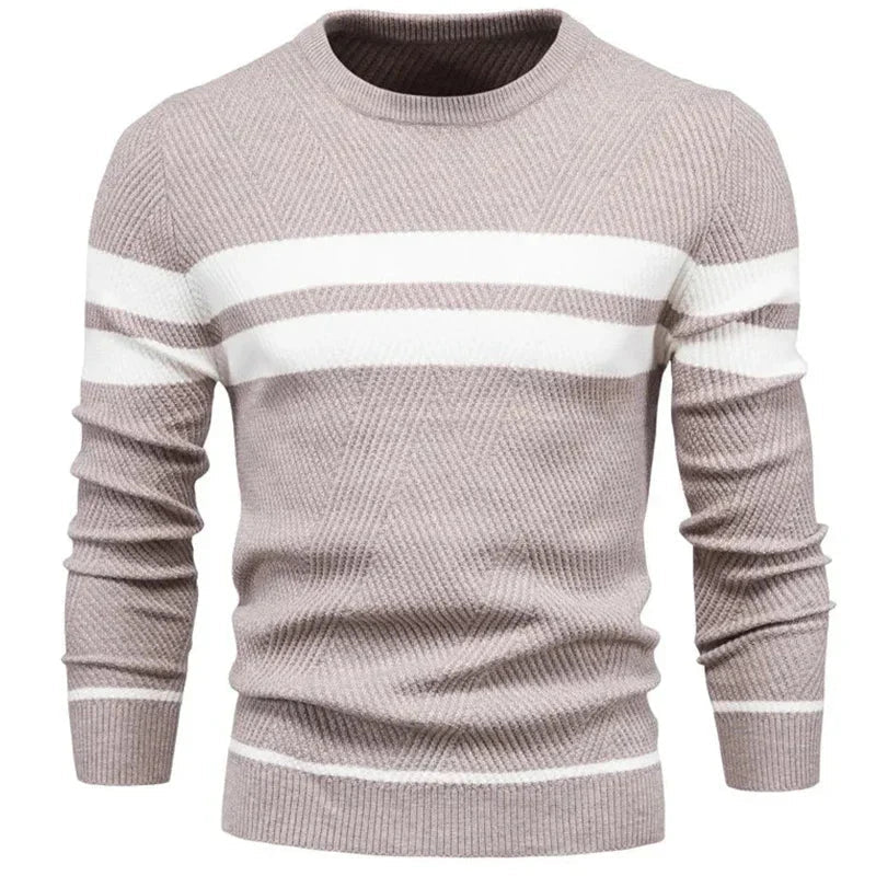 Suéter Masculino em Lã Piannaro PN176 com modelagem slim fit e gola redonda.