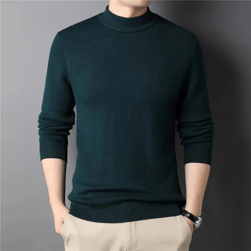 Suéter Masculino em Lã Gola Alta Piannaro PN180 em fundo neutro.