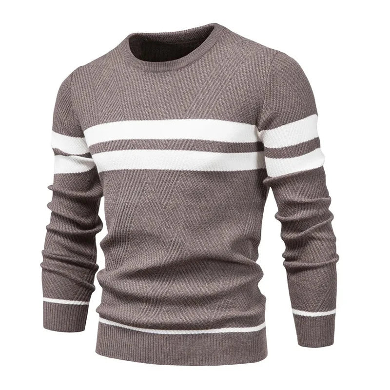 Suéter Masculino em Lã Piannaro PN176 com modelagem slim fit e gola redonda.