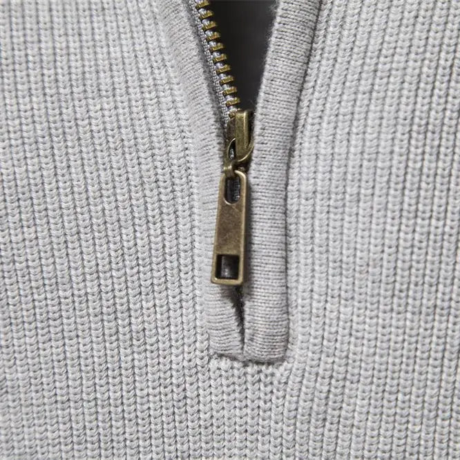 Suéter Masculino em Lã Piannaro PN173 com modelagem slim fit e gola V