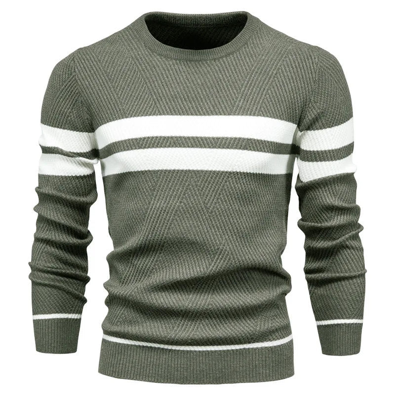 Suéter Masculino em Lã Piannaro PN176 com modelagem slim fit e gola redonda.