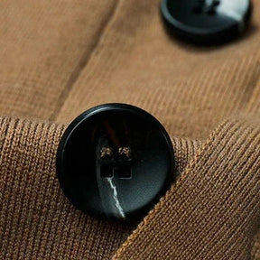 Suéter Masculino em Lã Piannaro PN185 com modelagem ajustada e gola V.