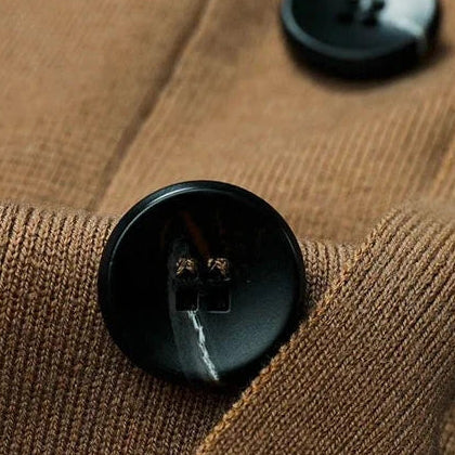 Suéter Masculino em Lã Piannaro PN185 com modelagem ajustada e gola V.