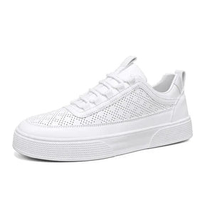 Tênis Masculino Piannaro PN256 com design minimalista e solado reto.