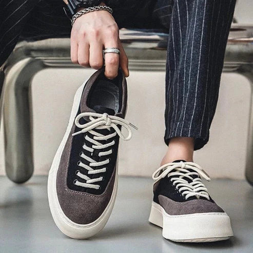Tênis Masculino em Camurça Piannaro PN325 com design moderno e confortável.