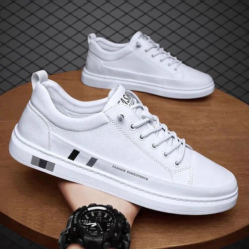 Tênis Masculino em Couro Piannaro PN241 com design elegante e confortável.