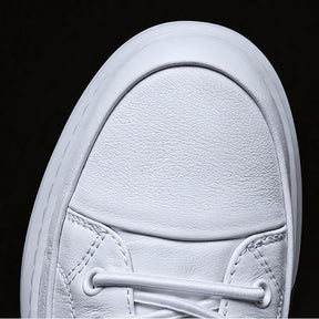 Tênis Masculino em Couro Piannaro PN241 com design elegante e confortável.