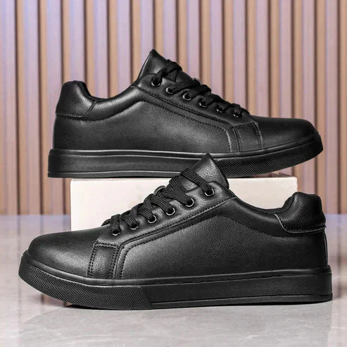 Tênis Masculino em Couro Piannaro PN253, design preto elegante.