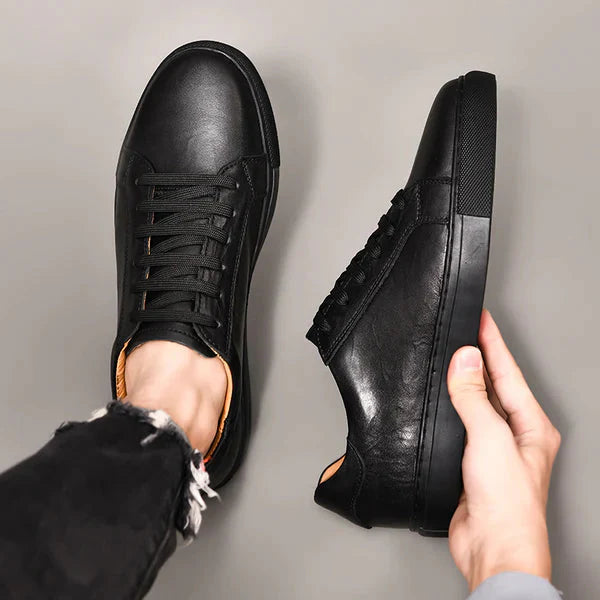 Tênis Masculino em Couro Piannaro PN302 em couro, disponível em marrom e preto.