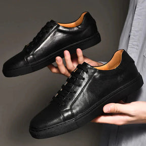 Tênis Masculino em Couro Piannaro PN302 em couro, disponível em marrom e preto.