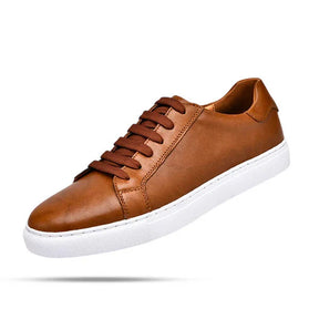 Tênis Masculino em Couro Piannaro PN302 em couro, disponível em marrom e preto.