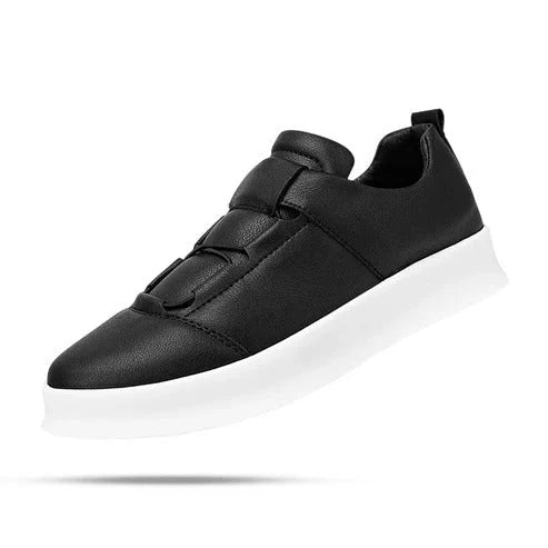 Tênis Masculino em Couro Piannaro PN315 com design moderno e elegante.
