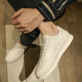 Tênis Masculino em Couro Piannaro PN322 com design clássico e sola antiderrapante.