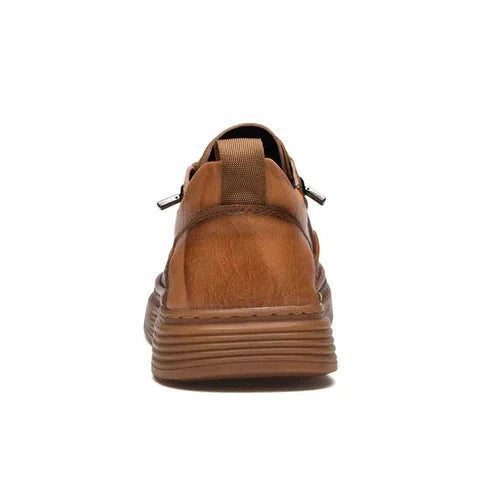 Tênis Masculino Piannaro PN327 em couro marrom, elegante e confortável.