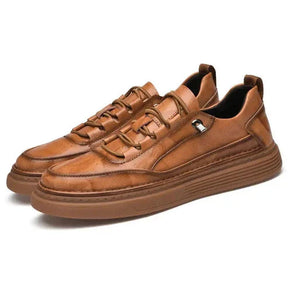 Tênis Masculino Piannaro PN327 em couro marrom, elegante e confortável.