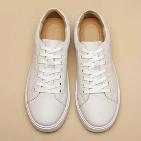 Tênis Masculino em Couro Piannaro PN336 com design elegante e confortável.