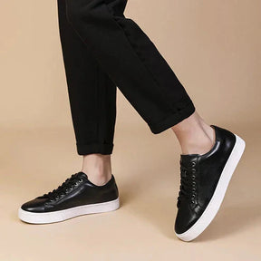 Tênis Masculino em Couro Piannaro PN336 com design elegante e confortável.