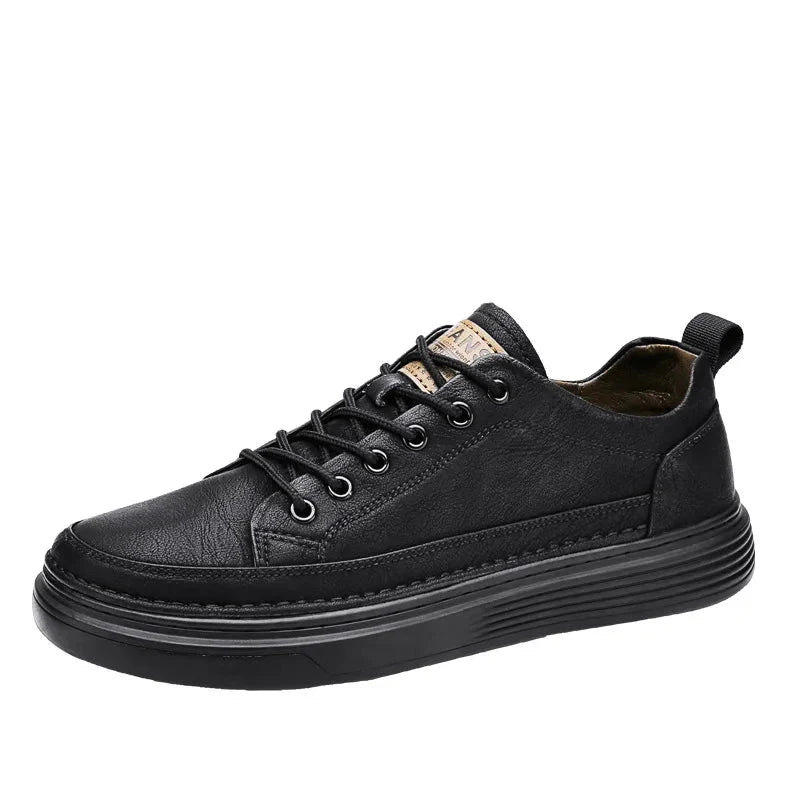 Tênis Masculino em Couro Piannaro PN413 com design moderno e confortável.