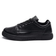 Tênis Masculino em Couro Piannaro PN246 com design sofisticado.