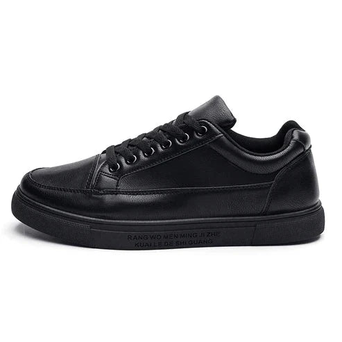 Tênis Masculino em Couro Piannaro PN246 com design sofisticado.
